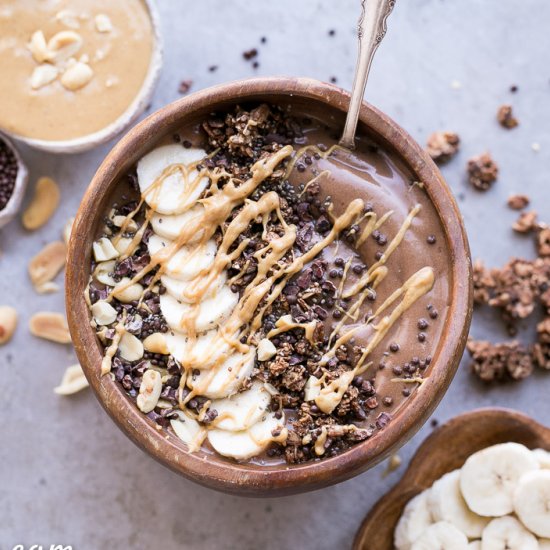 Chocolate PB Banana Smoothie Bowl