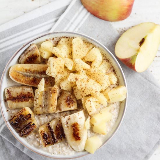 Creamy Oatmeal with Roasted Apples