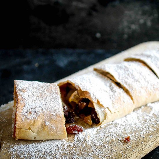 15 Minute Apple Strudel