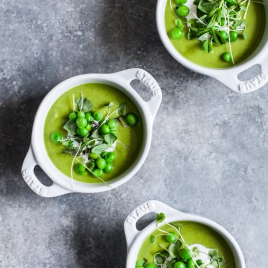 Minted pea soup with cashew cream