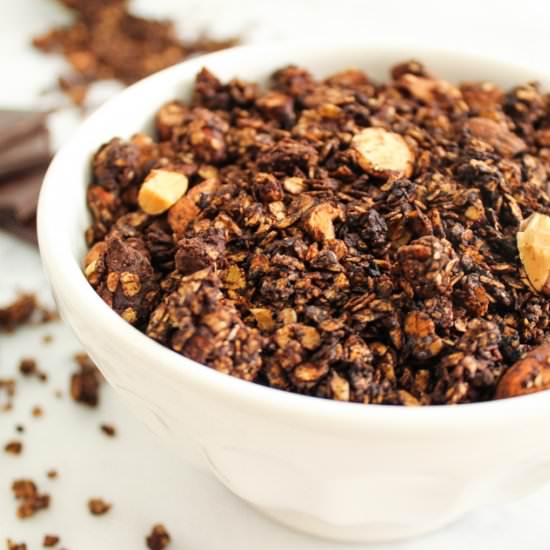 6 Ingredient Chocolate Granola