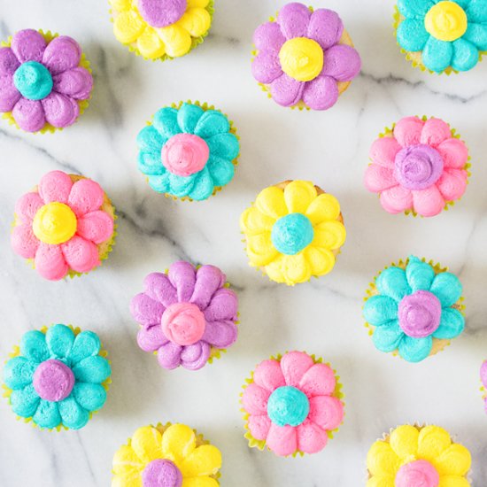 How to Make Daisy Mini Cupcakes