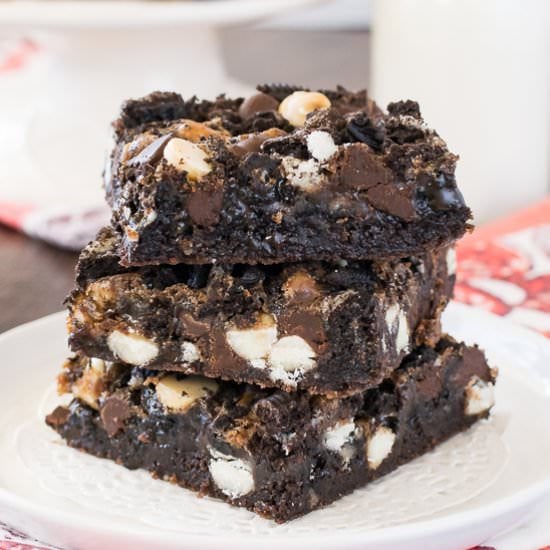 Gooey Oreo Brownie Bars