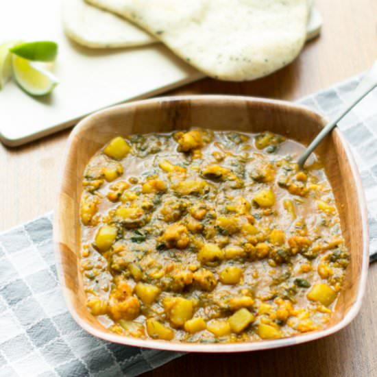 Cauliflower Potato Spinach Curry