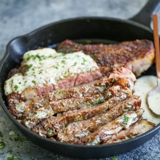 Steak with Garlic Cream Sauce