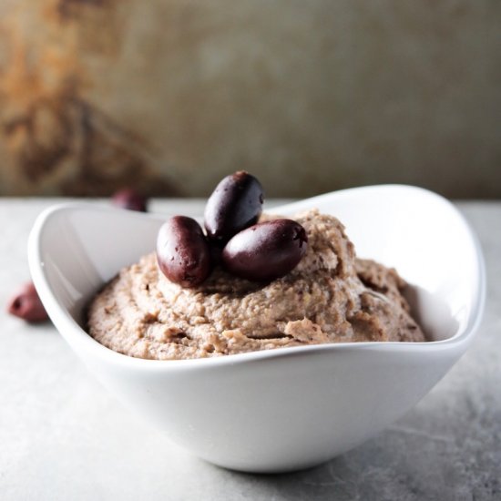 Kalamata Hummus