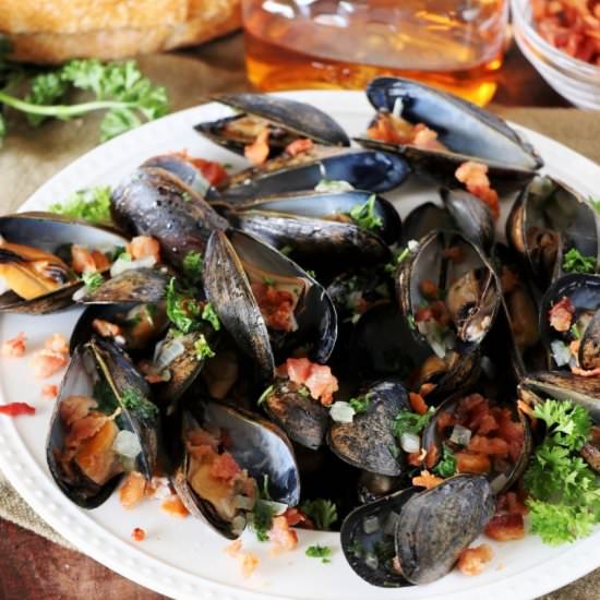 Bourbon & Bacon Steamed Mussels