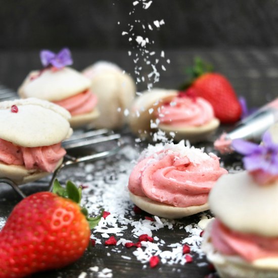 Strawberry macarons