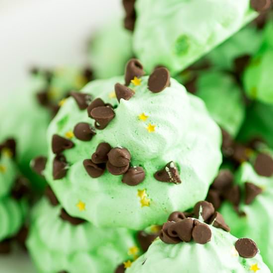 Mint Chocolate Meringues