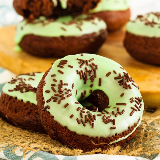 Baked Chocolate Mint Doughnuts