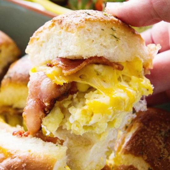 Cheesy Bacon Egg Breakfast Sliders