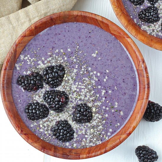 Blackberry Turmeric Smoothie Bowl