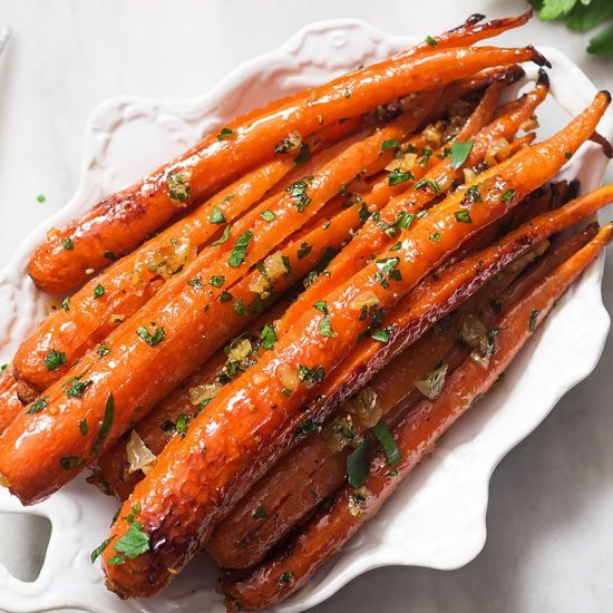 Honey Garlic Butter Roasted Carrots