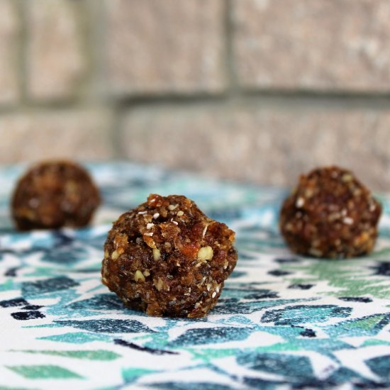 Apricot-Date Energy Balls