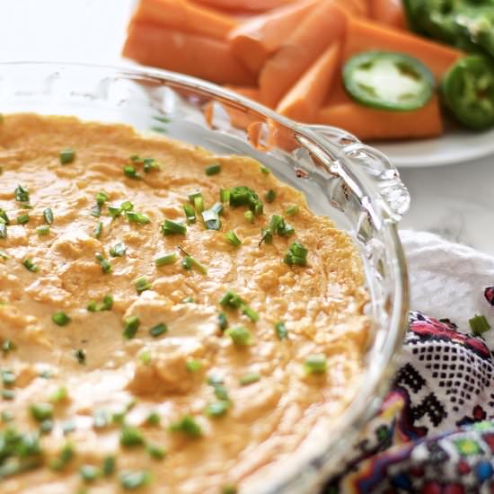 Cheesy Buffalo Chicken Wing Dip