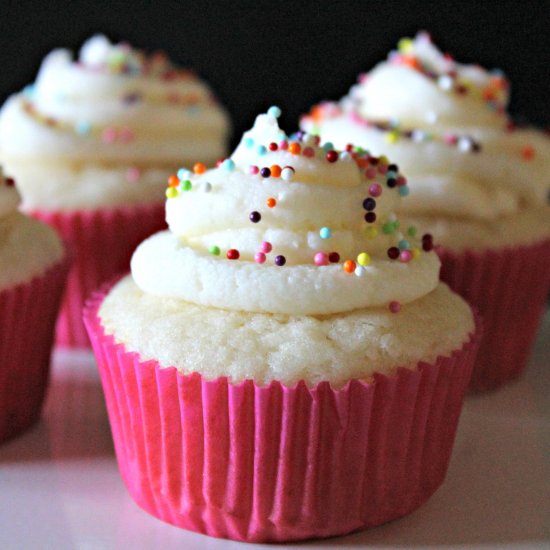 Vanilla Cupcakes with Buttercream