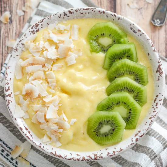 Tropical Smoothie Bowl