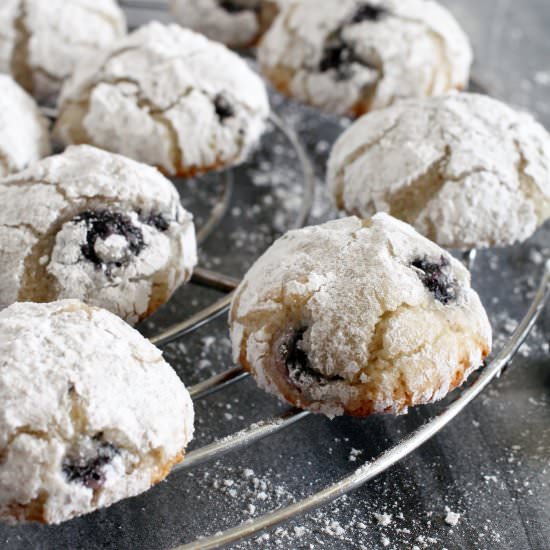 Soft Blueberry Amaretti Cookies