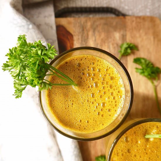 Fresh Parsley Kale Garden Juice