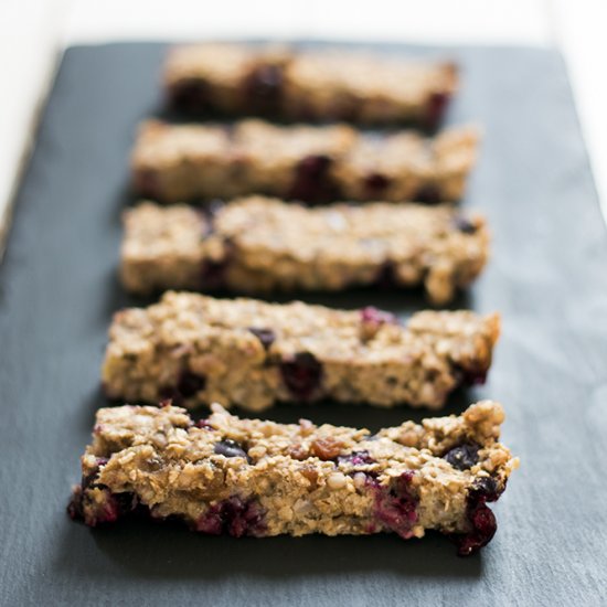 Buckwheat blueberry oaty bars