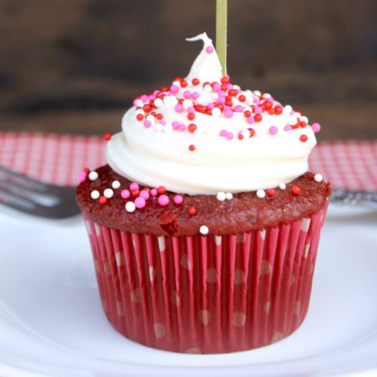 Easy Red Velvet Cheesecake Cupcakes