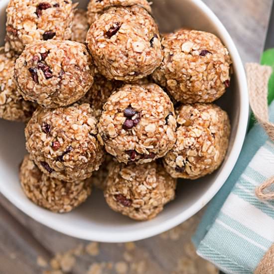 Healthy “No-Bake” Banana Oat Bites