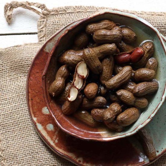 Hot Boiled Peanuts