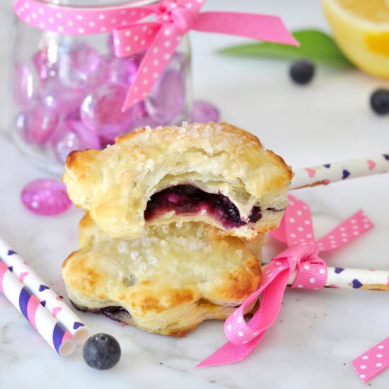 Bluberry Pie Pops