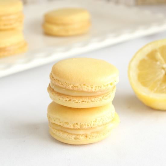 Lemon Macarons with Lemon Curd