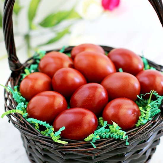 Naturally Dyed Easter Eggs with Onion Skins