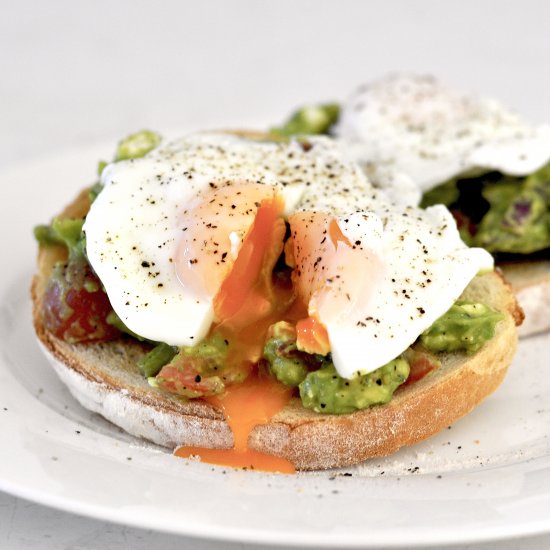 Smashed Avocado on Toasted with Egg