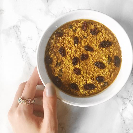 Soothing Turmeric Baked Oats