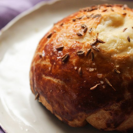 Latvian Ķimeņmaizītes – Caraway Bun