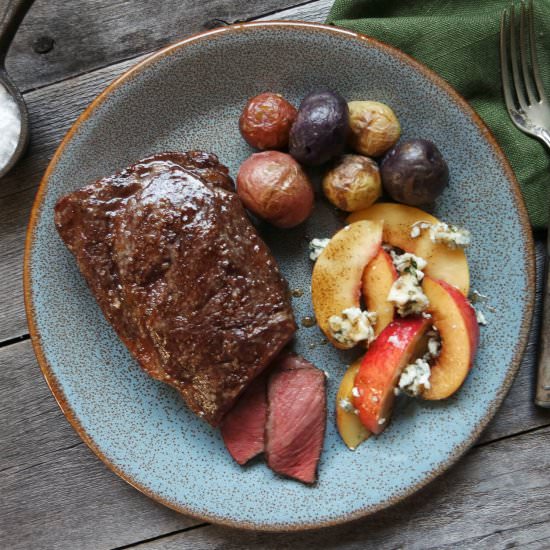 Steak with Peach & Gorgonzola Salad