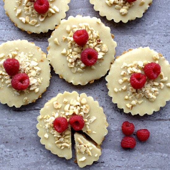 White Chocolate Biscuit Cakes