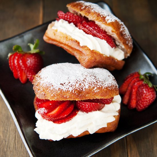 Strawberries and Cream Malasadas