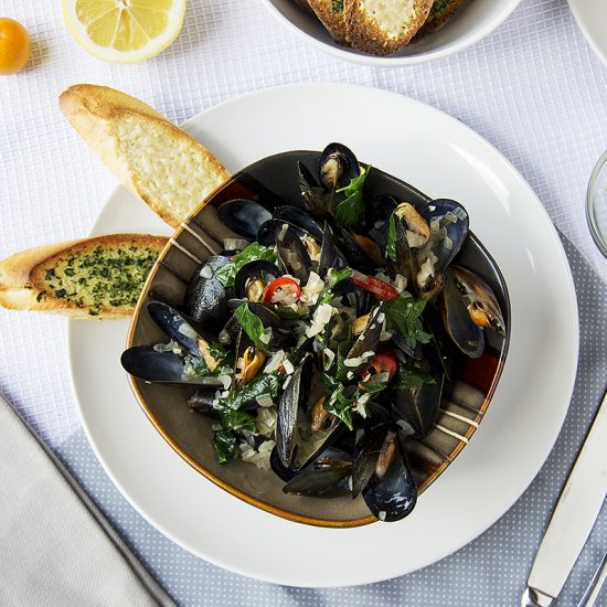 Spicy Mussels with Cherry Peppers