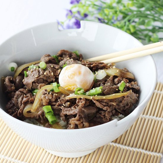 Japanese Beef Bowl (Gyudon)