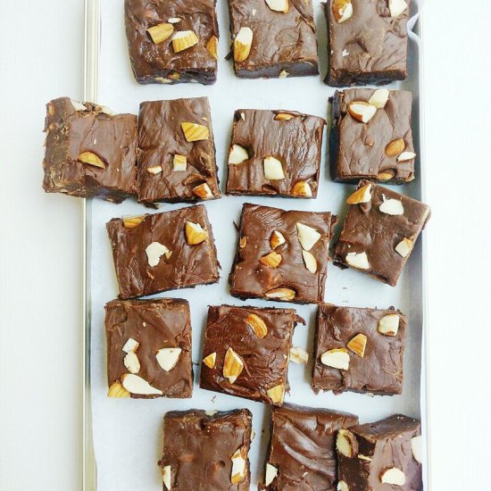 Roasted Almond Fudge