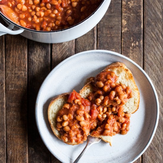 Slow Cooker Tomato White Beans