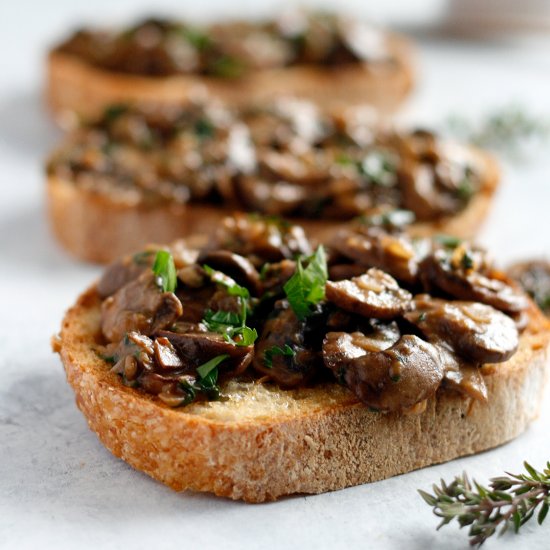 Herbed Mushrooms on Garlic Toast