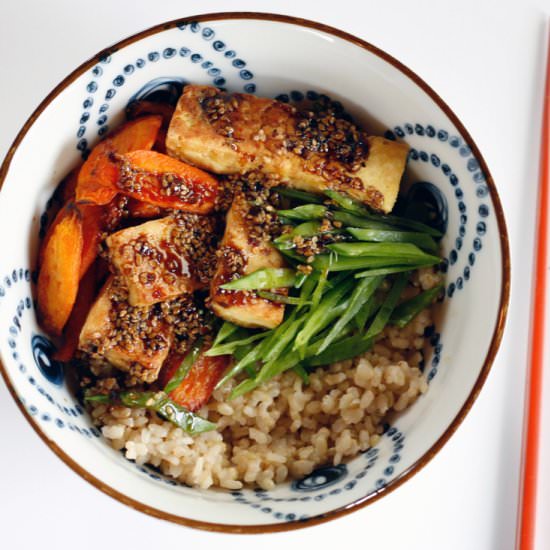 Crispy Tofu with Roasted Carrots