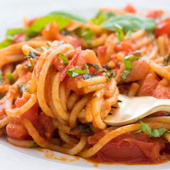 Chunky Tomato Basil Spaghetti