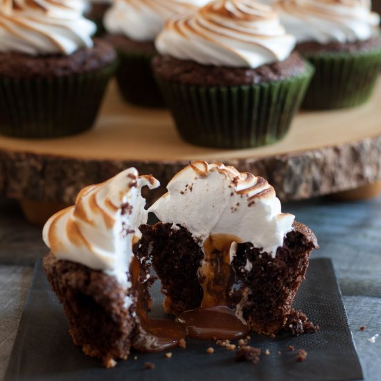 Caramel Stuffed S’mores Cupcakes