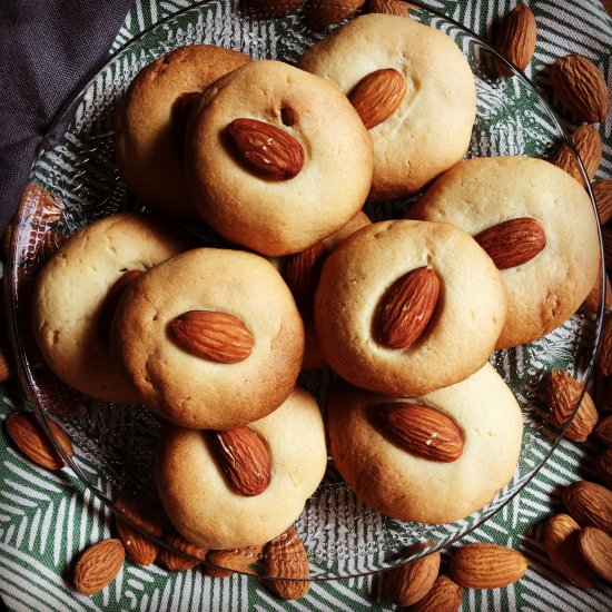 Simple Almond Cookies