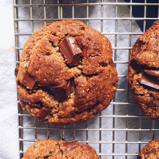 Paleo Chocolate Chip Cookies