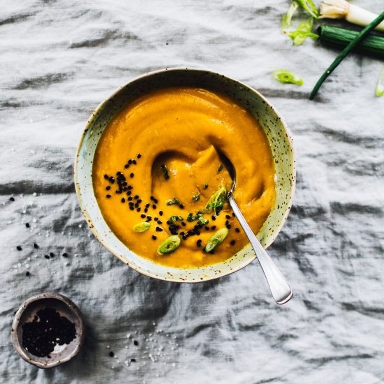 Velvety Sweet Potato Curry Soup