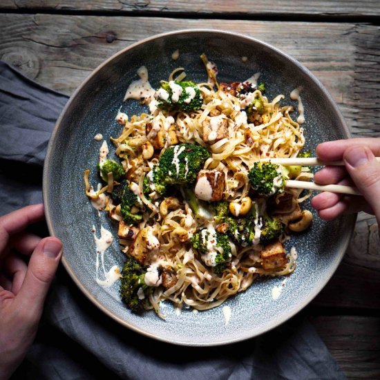 Noodles with tofu and broccoli