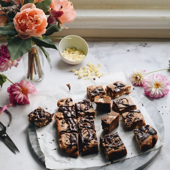 Brown butter & cardamom blondies