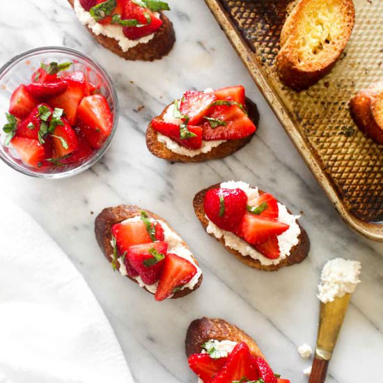 Strawberry Basil Bruschetta